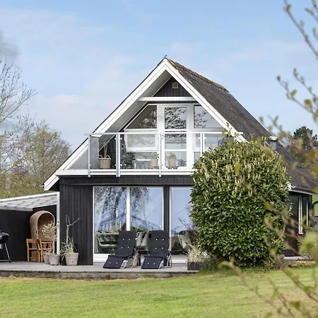 3 Bedroom Awesome In * הדרסלב